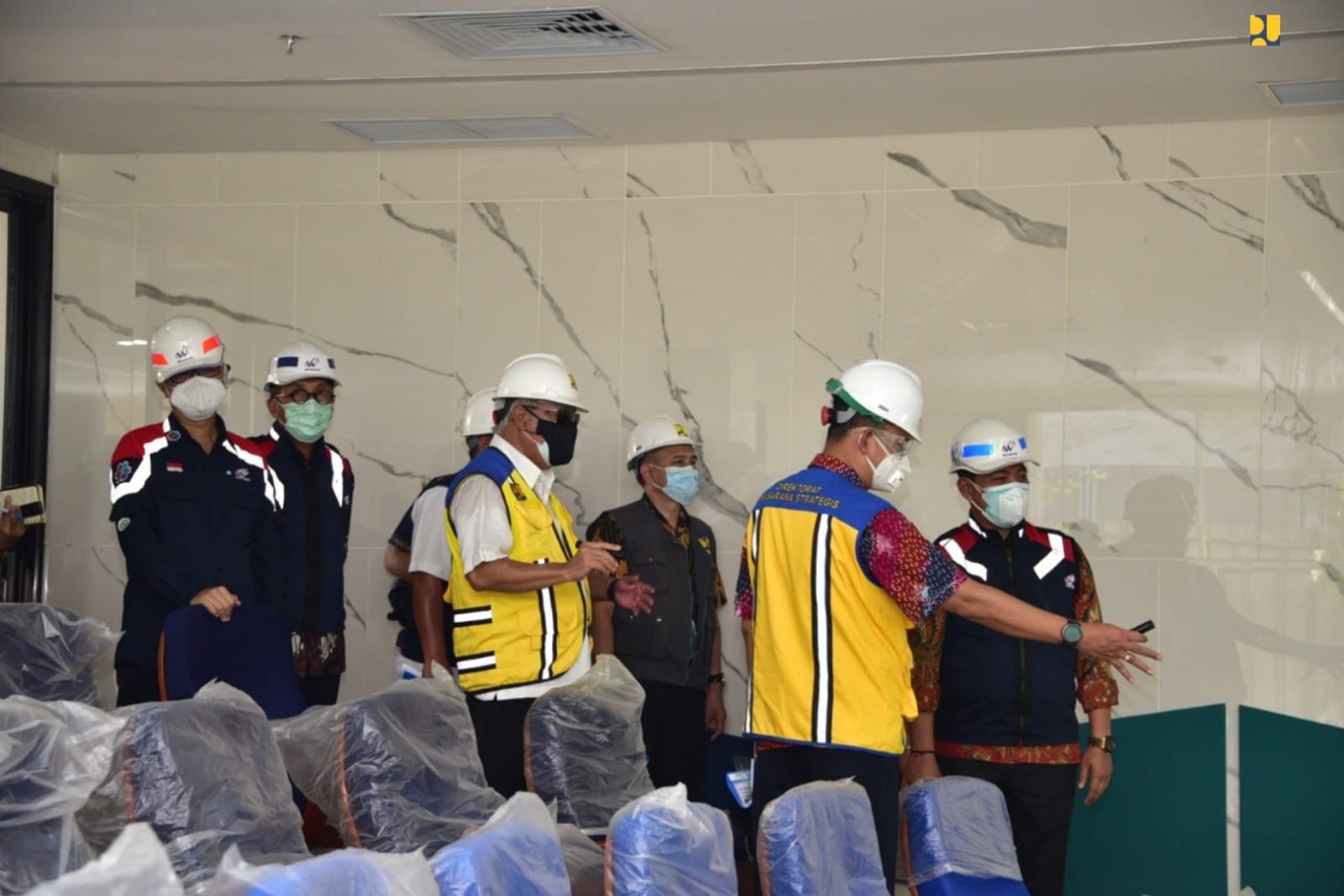 Minister of Public Works and Housing Visits UIII Construction Site