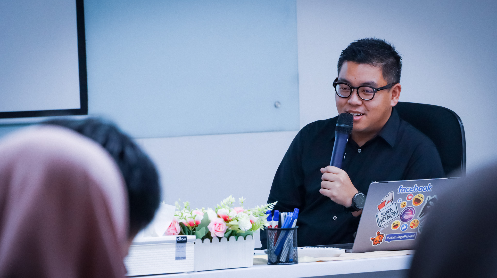 Challenges and Opportunities of Indonesia’s Social Commerce Industry