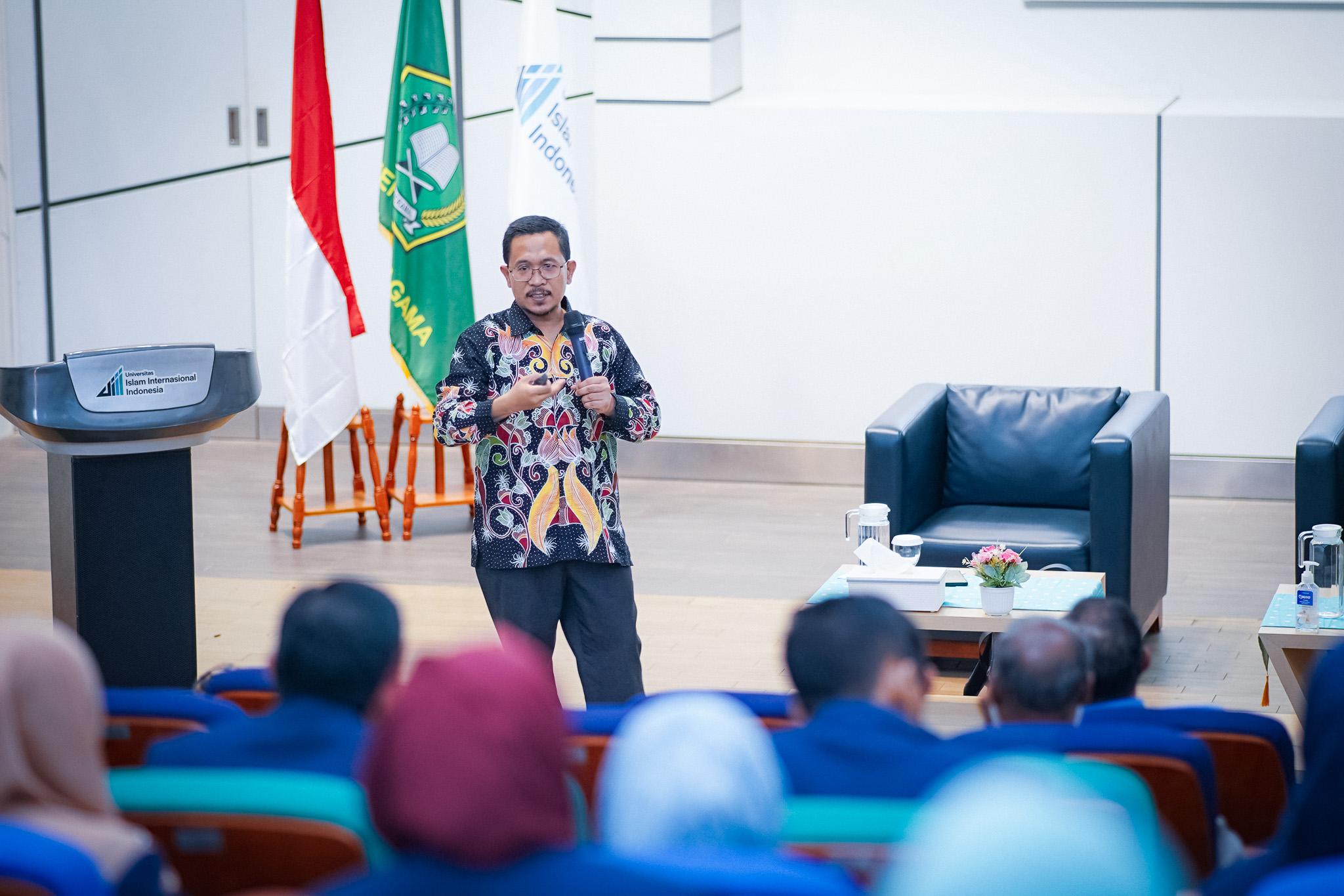 Dr. Abdushomad Delivers a Lecture on Learning Organizations at UIII 