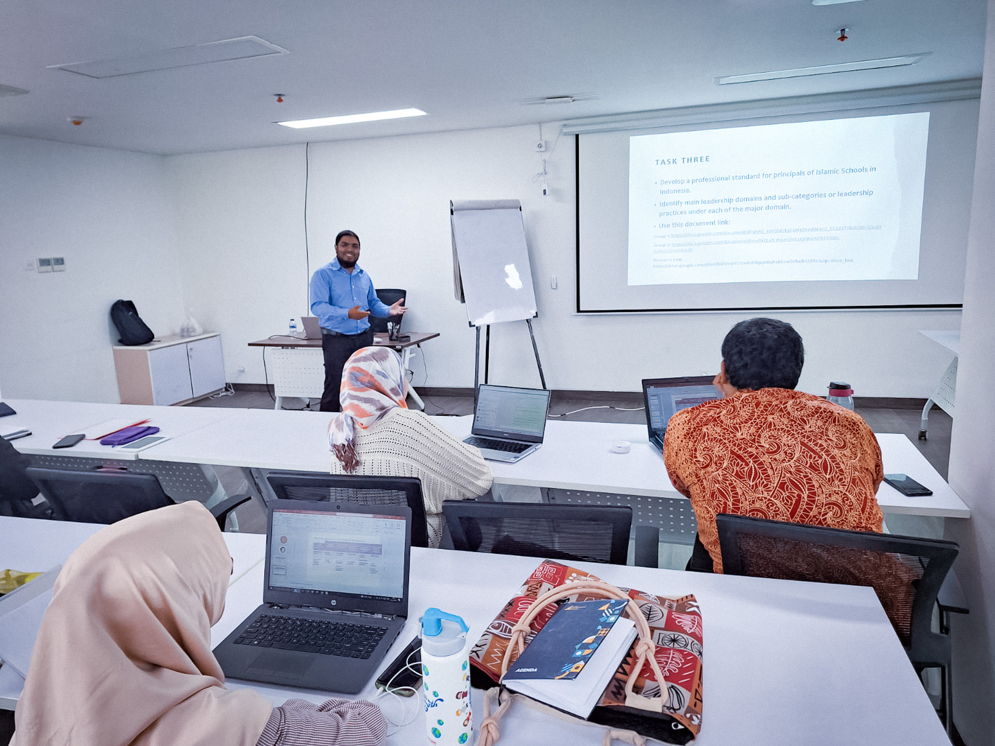Dr. Ahmed Mohamed Talks About Islamic Leadership Philosophies at UIII