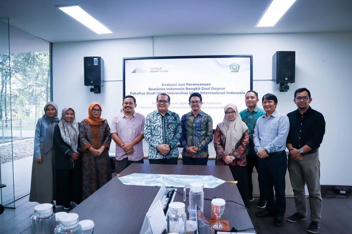 Religious Ministry Helps Monitor the Progress of UIII-Edinburgh Dual Degree Program