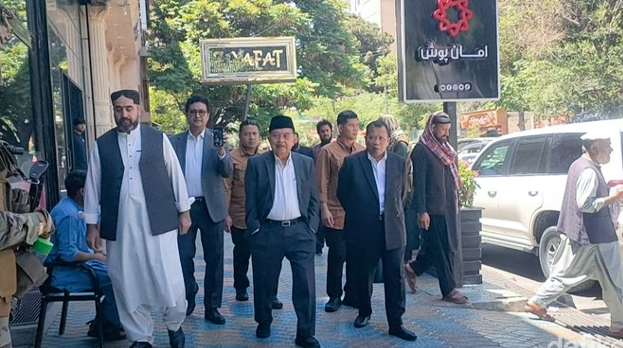 A Stroll Through Kabul